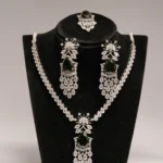 NOOR HAAR SET - GREEN ZIRCON
