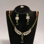 NOOR HAAR SET - EMERALD CRYSTAL